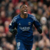 Ousmane Dembélé ăn mừng hơi lớn trước Liverpool